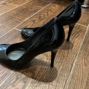 Stuart Weitzman Black Round Toe Patent Pumps